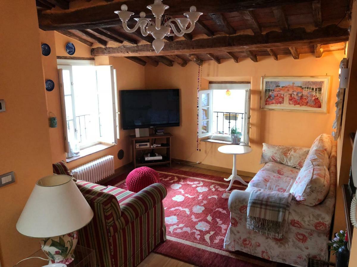 Storico Loft Nel Cuore Di Lucca Buitenkant foto